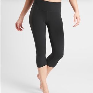 Athleta Elation Crop Leggings